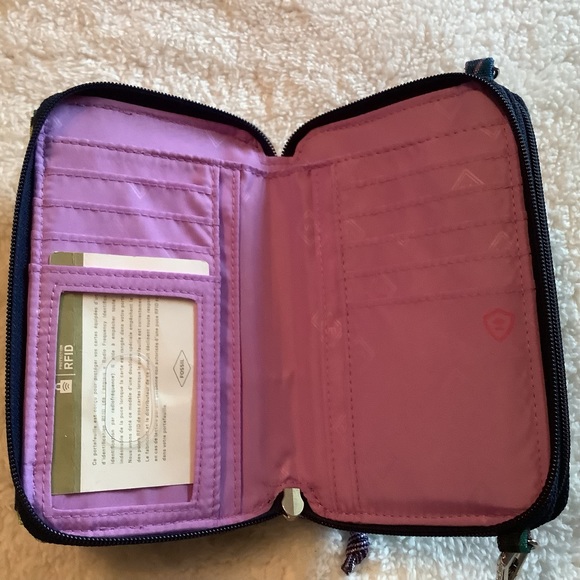 SoldVera Bradley RFID Lighten Up All In One Wallet - Picture 10 of 12